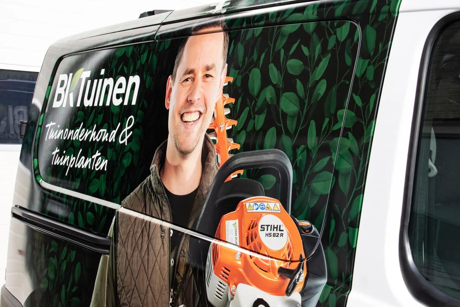 Portrait and green leaf pattern on the van side