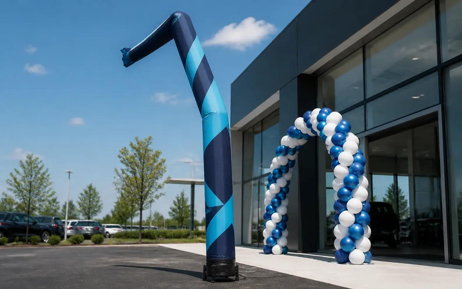 Opvallende skytube bij een showroomopening